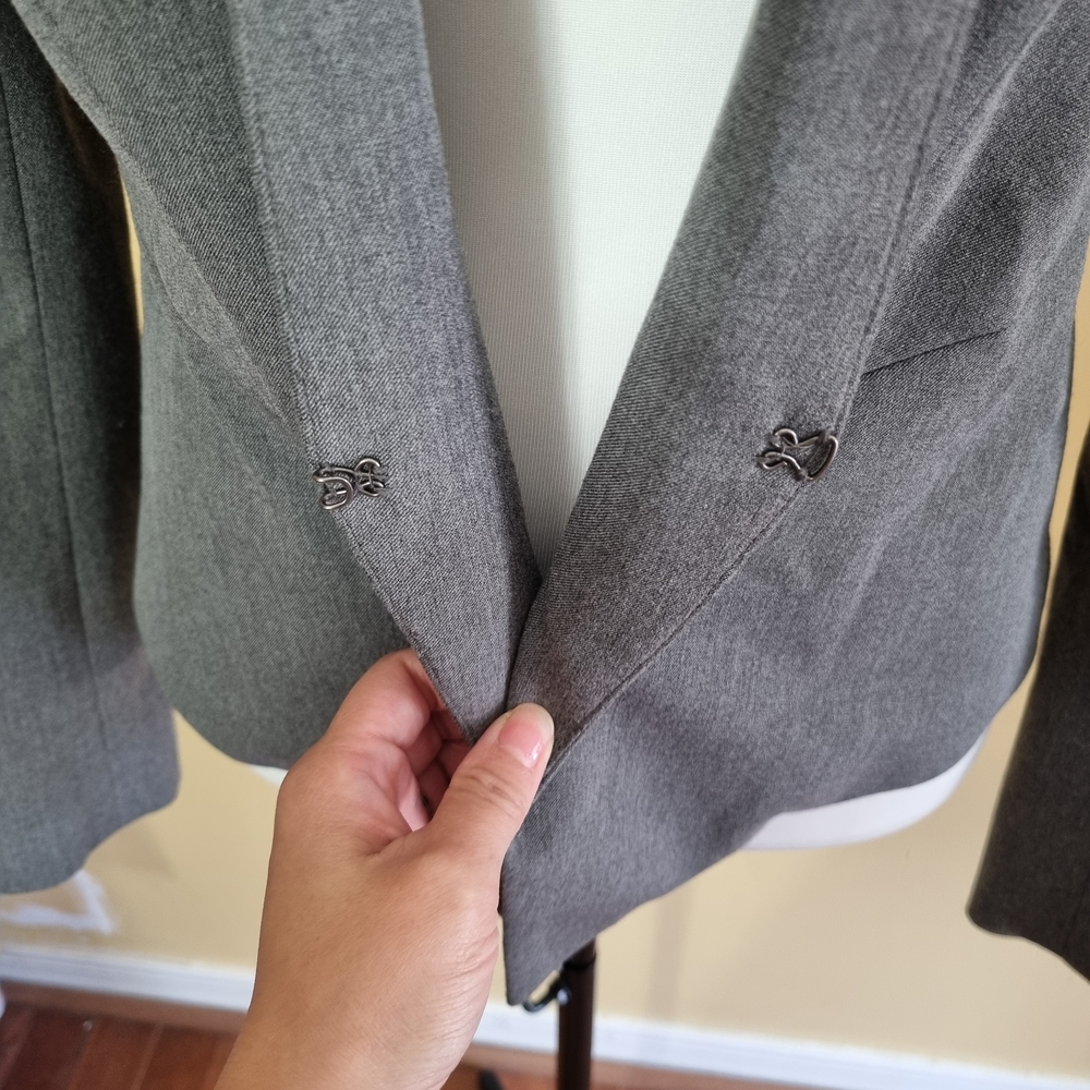 White House Black Market Women Blazer Suit Jacket Gray Color size 6 Used - Picture 3 of 8